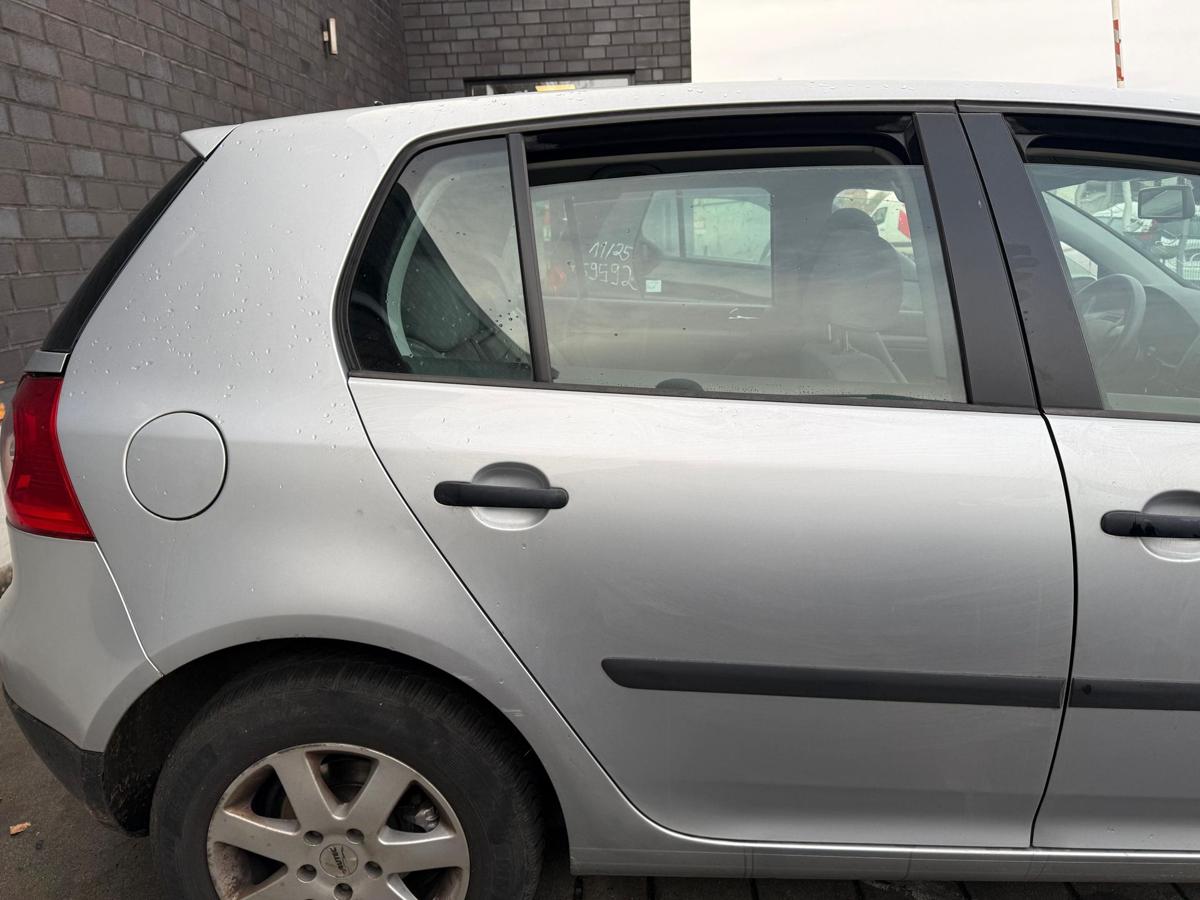 VW Golf 5 original T&uuml;r hinten rechts LA7W Reflexsilber Flie&szlig;heck BJ04